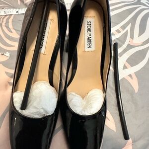 NIB Steve Madden Black patent Leather Women's Shoes size 8 1/2